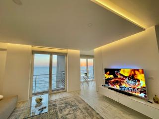 Durres Currila Modern Luxury STUNNING Beach Views - Durrës - 0
