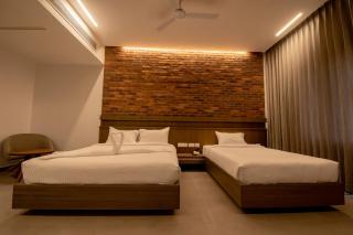 RATHNA RESIDENCY - Near US CONSULATE - Chennai - 2