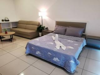 Majectic Studio + Pool View@EVO BANGI NETFLIX+WIFI - Kampong Sungai Ramal Dalam - 0