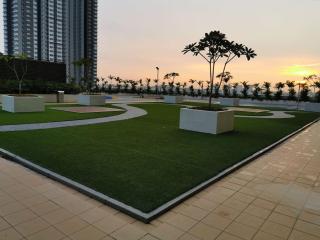 Majectic Studio + Pool View@EVO BANGI NETFLIX+WIFI - 6