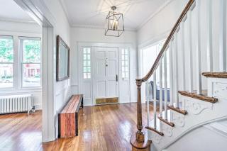 Majestic Richmond Apt with Tranquil Koi Pond! - 7