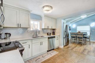 Sarasota Home with Screened Porch, Walk To Zoo! - Sarasota - 1
