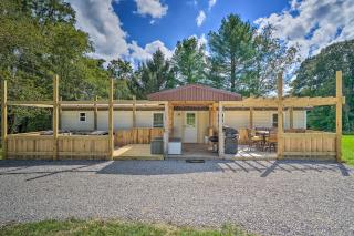 Take 5 Relax, Rest, Refresh with Yard and Pond! - - 4
