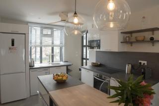 LUXURY MODERN apartment - Excellent location 50m from the beach, restaurants, bars, shops - 1