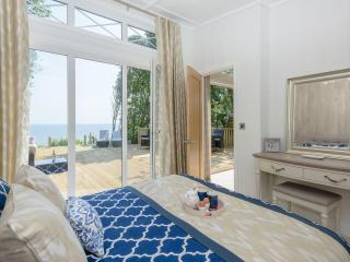 Beach Retreat - Corton - 3