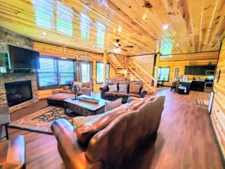 Seclusion Smoky Mountains Cabin w Views, Game Room & Free Tickets - 3