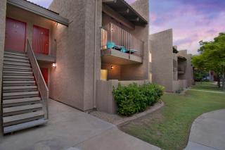 ARIZONA SOUTHWEST DECOR - BETWEEN PHOENIX AND OLD TOWN SCOTTSDALE AT SPENGLER CONDOS condo - Phoenix - 4