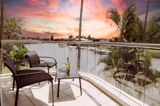 Luxury Canal Paradise, 3 bed Apartment in Broadbeach Waters - Gold Coast - 9