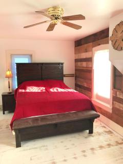 The FarmHouse Inn Guest House - Nappanee - 3