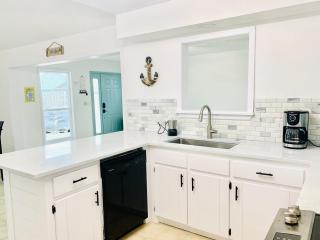 Sea Salt Vacation Home, Private Pool - Walk to Beach - Panama City Beach - 3