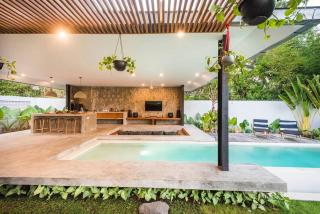 Modern Edgy Sophisticated Base, close to all - 2BR Villa - Canggu - 0