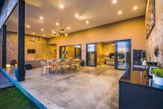 Boutique Luxury 2BR Villa with pool - Canggu - 9