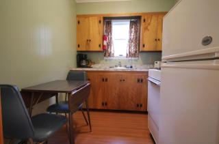 Maple Leaf Motel - 3