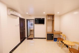 Happy Hotel - 5