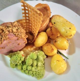 VILA Restaurant Transilvania - Zărneşti - 8