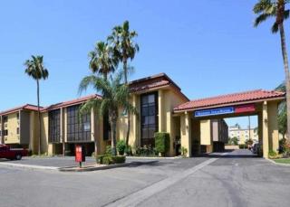 California Inn and Suites Bakersfield - 0