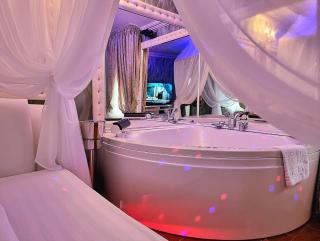 Anadi Hotel Boutique ONLY ADULT - Braşov - 3