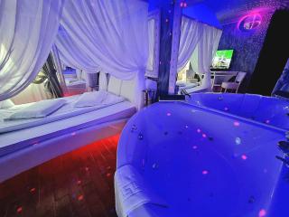 Anadi Hotel Boutique ONLY ADULT - Braşov - 5
