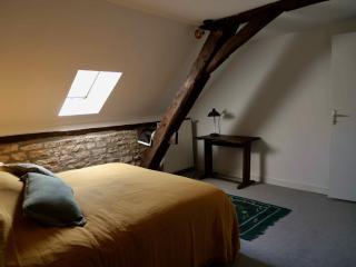 Grande maison - village de Noyers - 5 chambres - 5