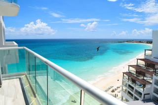 Suite at the best beach, balcony, stunning views, gym, jacuzi, pool - Cancún - 0