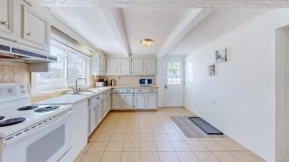 Main Beach River Retreat - Wasaga Beach 1 - Main Strip - 95 Mosley St - Wasaga Beach - 6