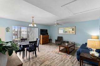 1b/1b Waterfront Madeira Beach Yacht Club #231E - 7
