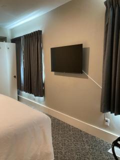 Country Squire Inn and Suites - New Holland - 1