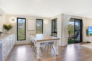 Beachfront Styled 2 BR Apt w Pool at Buddina - Buddina - 9