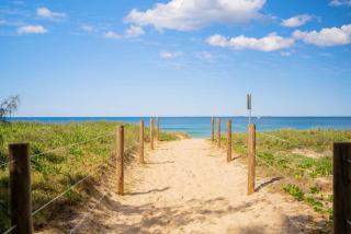Beachfront Styled 2 BR Apt w Pool at Buddina - Buddina - 1