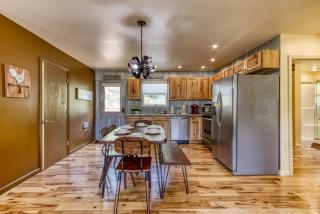 Key Lime Pie, Hot Tub,WIFI, 1089 FREE tickets each paid day, Dollywood and More - Gatlinburg - 8