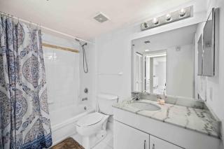 Luxurious 1 Bed Apartment in Brickell • Ocean View - 8