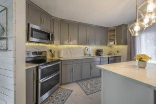 Golden Greek Getaway Chic house in heart of Tampa - Tampa - 6