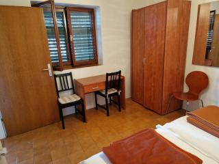 Beachfront House with garden and two terraces - Tisno - 4