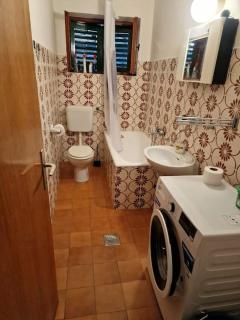 Beachfront House with garden and two terraces - Tisno - 1