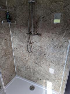 Bespoke luxury huts with hot tubs. Located in the black mountains. - Llanveynoe - 8
