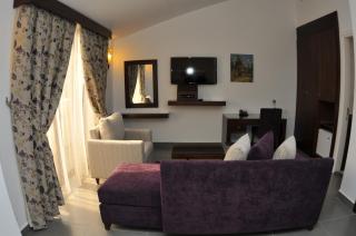Monoberge Hotel - Jbeil - 6