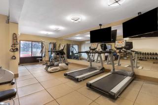 Best Western Plus Olympic Inn - 7