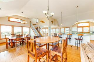 Hatteras Station BX460 - 5