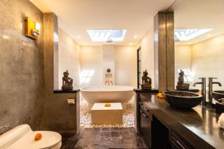 PROMO Tropical 3 BD Villa with office and parking - Kerobokan - 4