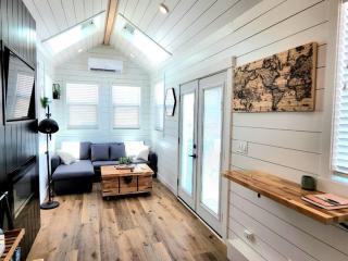 NEW Nook Tiny Home with Deck Firepit Skylights - Apple Valley - 9