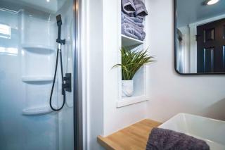 New modern & relaxing Tiny House w deck near ZION - Apple Valley - 3