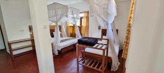 Hilltop Guest House - 9