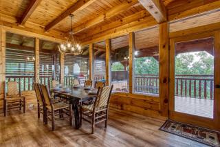 Eagles View, Awesome Views, 1089 of FREE Attraction tickets for each paid day, Dollywood and More - Sevierville - 8