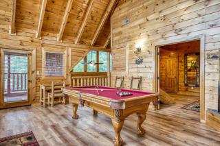 Eagles View, Awesome Views, 1089 of FREE Attraction tickets for each paid day, Dollywood and More - Sevierville - 2