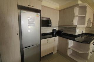 Saints View Resort Unit 5 - Uvongo Beach - 1