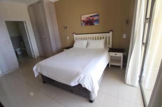 Saints View Resort Unit 9 - Uvongo Beach - 3
