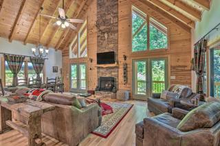 Lavish Hiawassee Cabin - Great for Families! - 7
