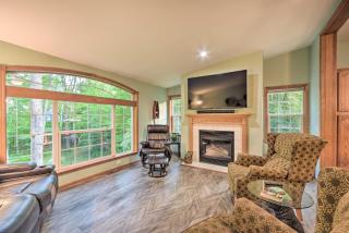 Tranquil Cabin Getaway Near Red Cedar Lake! - 8