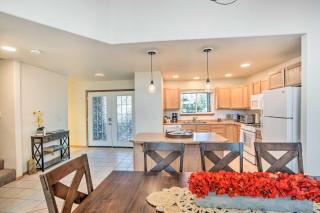 Bright Klamath Falls Townhome with Resort Perks - Klamath Falls - 4
