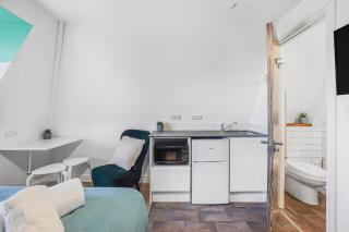 Stylish Eco Aparthotel in Folkestone Studios with Kitchenettes - Perfect for Contractors and Holiday Makers - 2